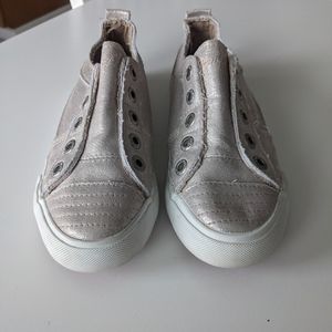 Silvery, Pink slip on Blowfish